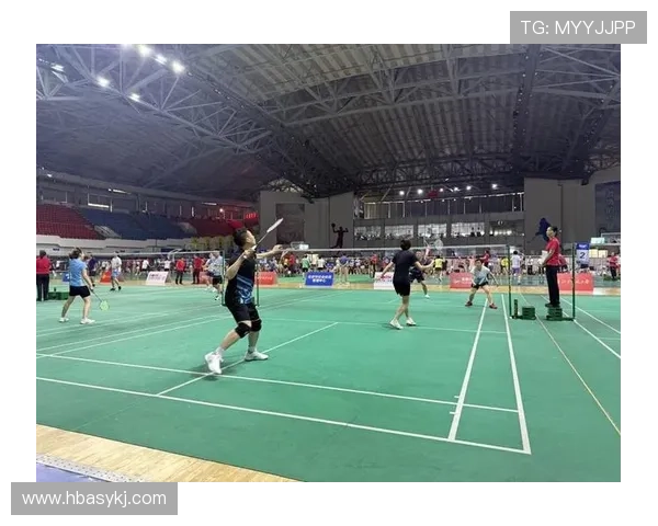 武汉羽毛球队与重庆羽毛球队赛后复盘团队协作的精彩瞬间与经验分享